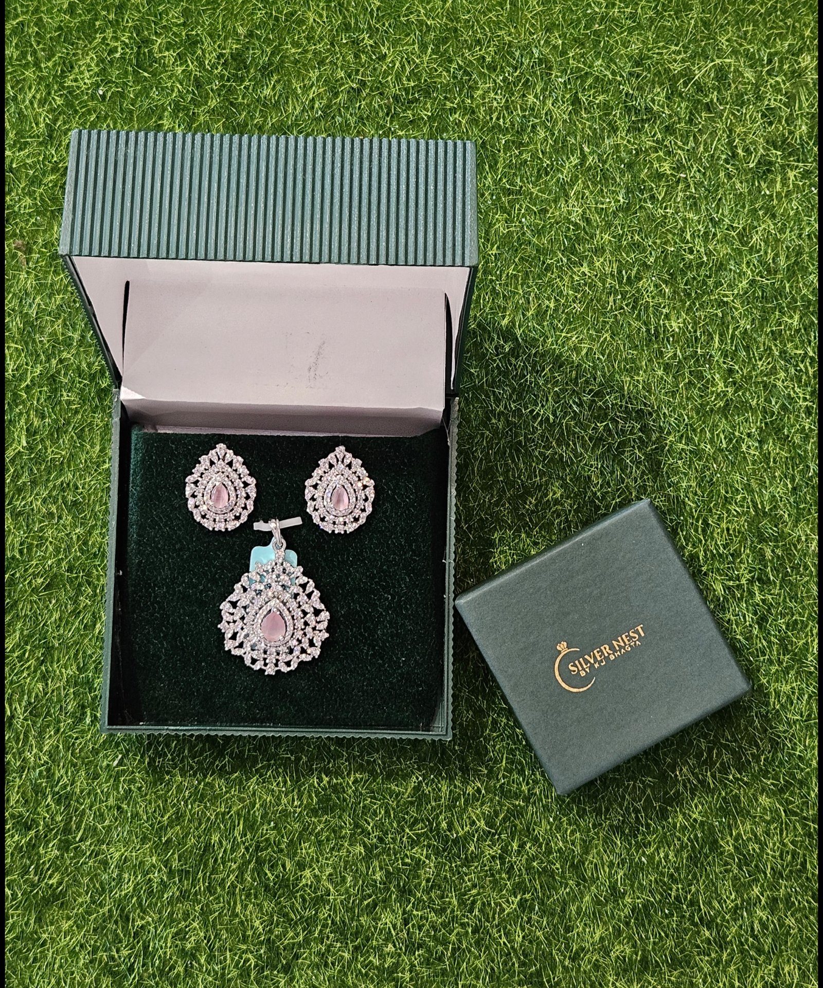 Silver pendant set