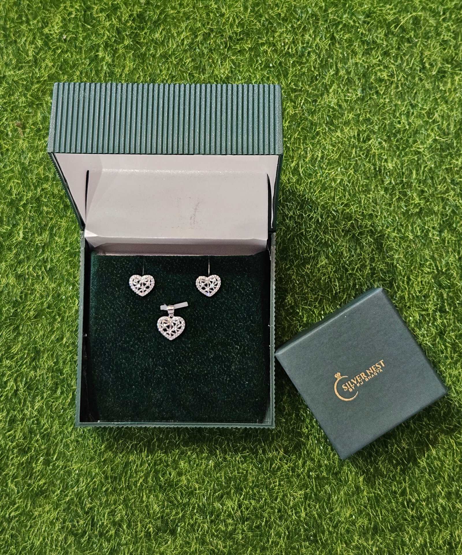 Silver pendant set