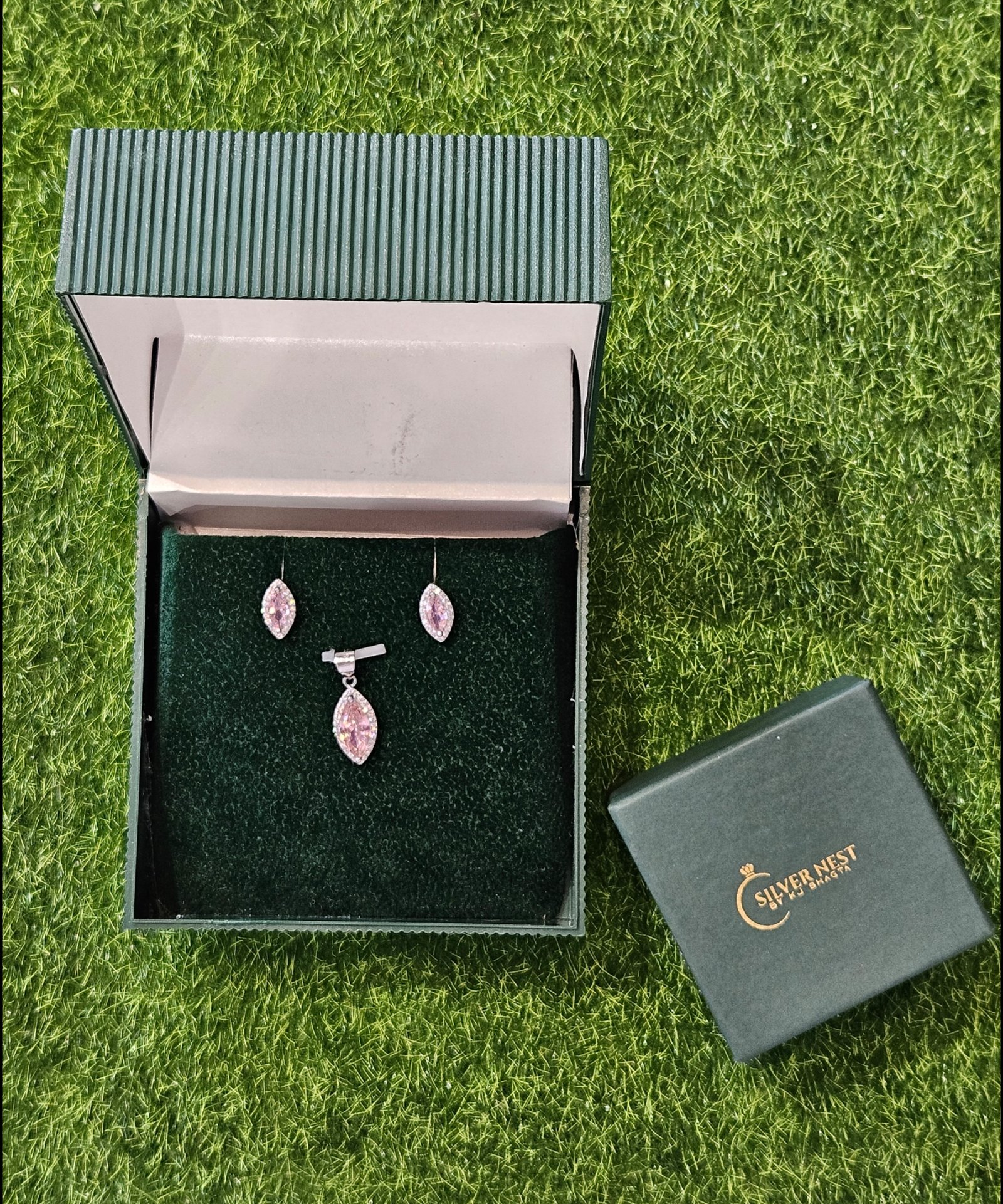 Silver pendant set