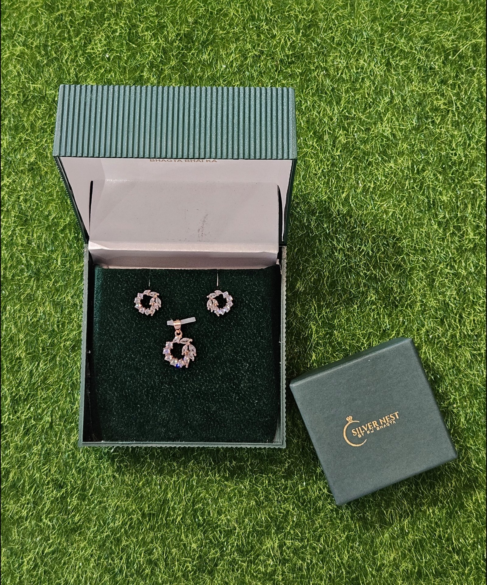 Silver pendant set
